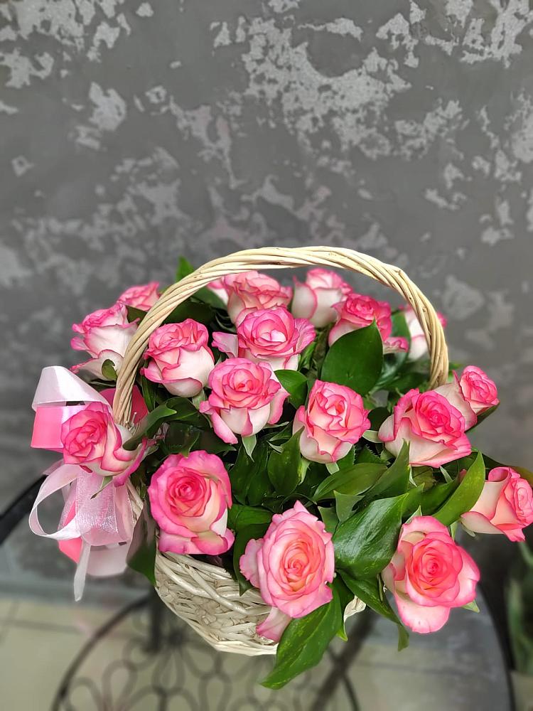 Цветочная композиция из Розы в корзине в Боринском