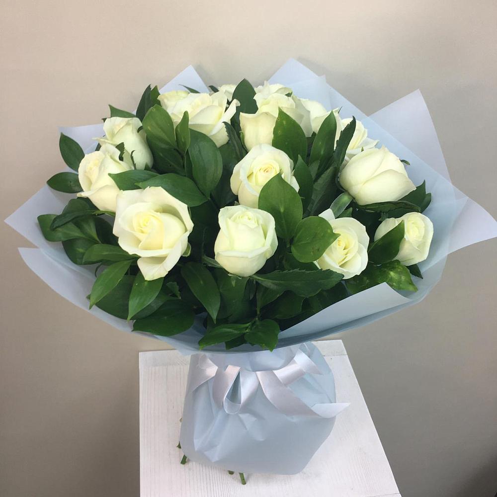 Букет 15 Белых роз Проуд в Боринском
