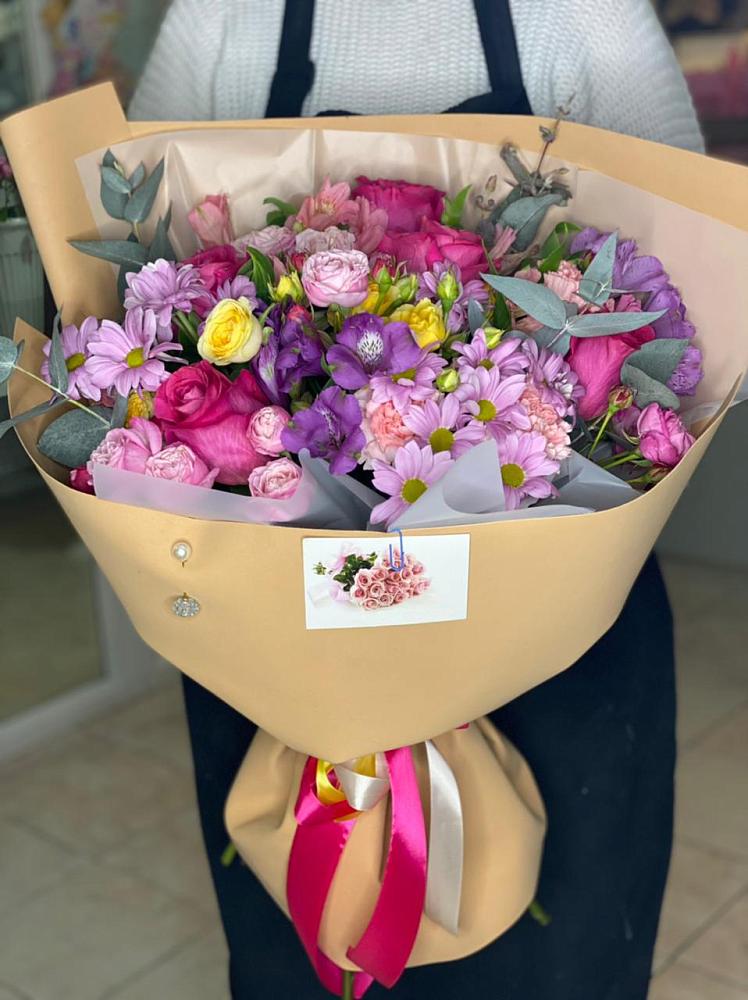 Букет цветов из: Хризантемы, Гвоздики и Альстромерии в Боринском