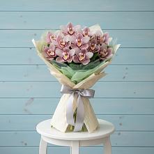 Букет цветов из:  Орхидеи и Розы в Боринском