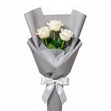 Букет 3 белые розы в Боринском