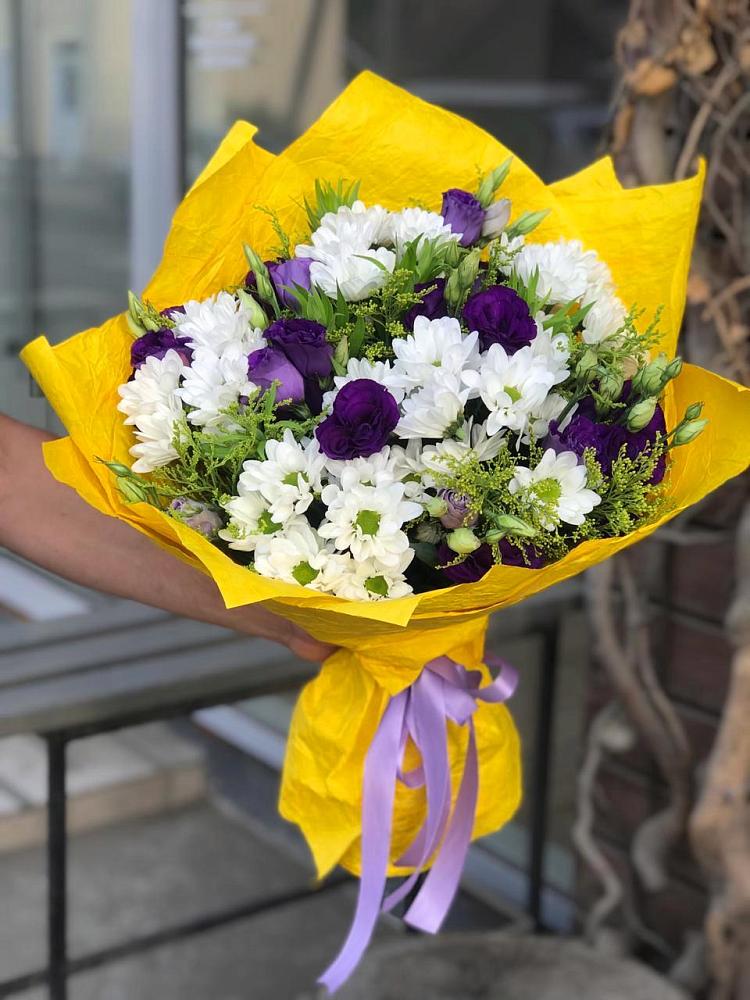 Букет цветов из: Ирисы, Хризантемы и Ромашки в Боринском