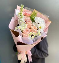 Букет цветов из:  Хризантемы и Розы в Боринском