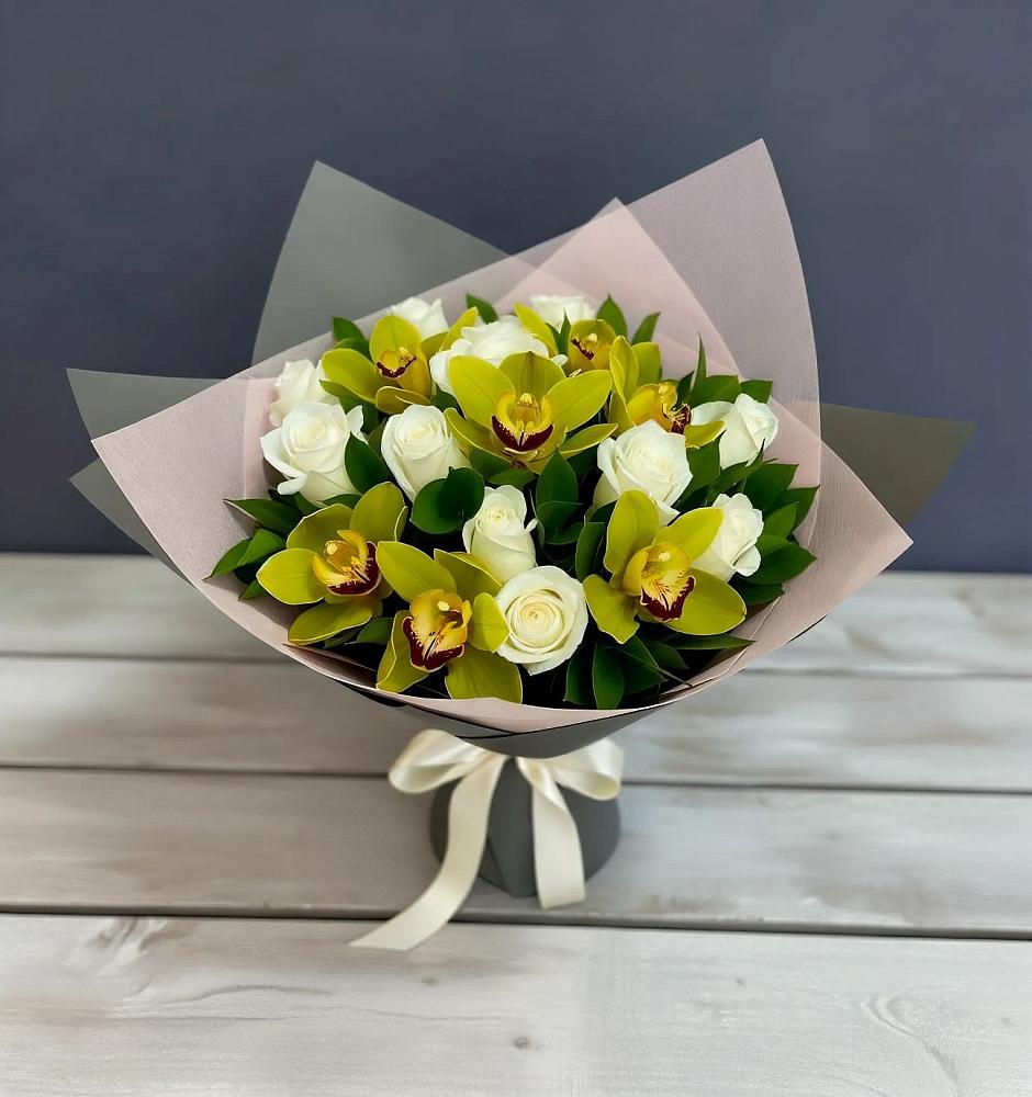 Букет цветов из: Орхидеи и Розы в Боринском